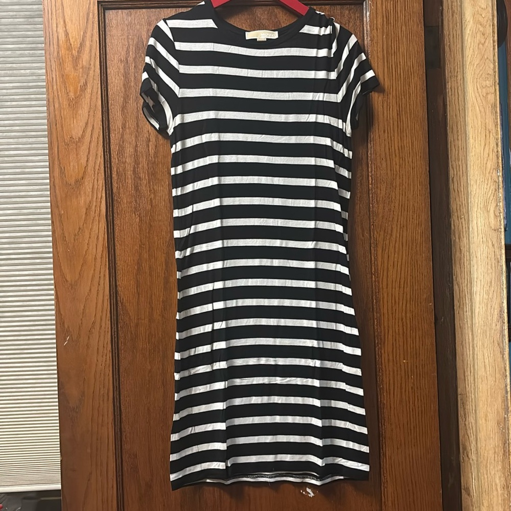 MICHAEL Michael Kors Women’s Black and Whitete Striped T-Shirt Dress Size Small